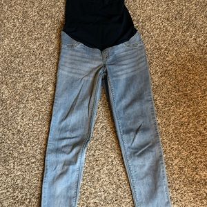 Maternity Skinny Jeans in size 25. Brand 1822